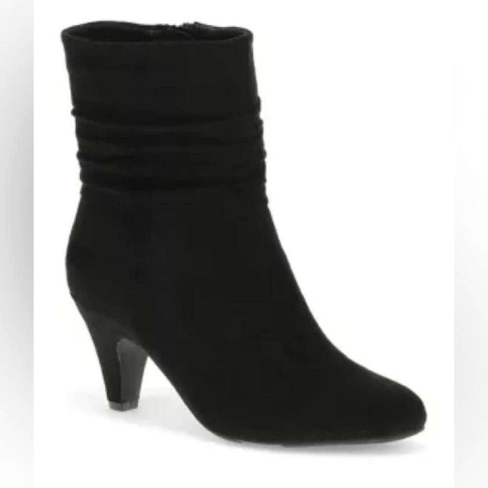 BareTraps Black Heeled Boots